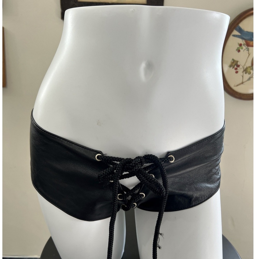 Vintage Elegant Moments Leather Black Lace-Up Front Shorts Size S Faux Leather